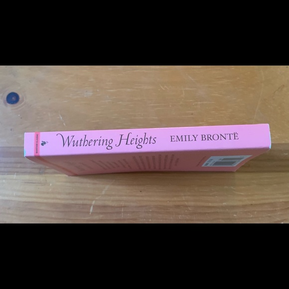 Wuthering Heights paperback 📖 - Picture 2 of 3